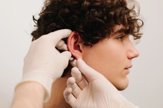 Miniatura Postoperatorio de otoplastia: recuperación y cuidados